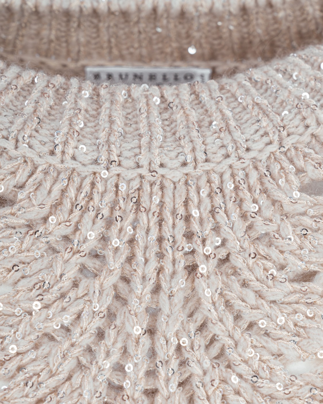 shop BRUNELLO CUCINELLI  Pull: Brunello Cucinelli maglia Dazzling Lace in cashmere Piuma.
Girocollo.
Spalla abbassata.
Lavorazione speciale.
Decorazione in monile Nickel-free.
Composizione: 58% Cashmere 23% Poliammide 19% Poliestere.
Fabbricato in Italia.. MPT361500-CYY04 number 562049